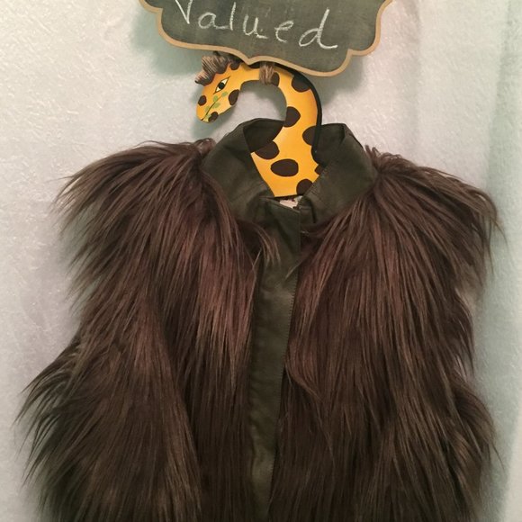 61-UR UnIQUe❤️~ Chelsea & Violet Faux Leather & Fur Vest - Picture 2 of 4